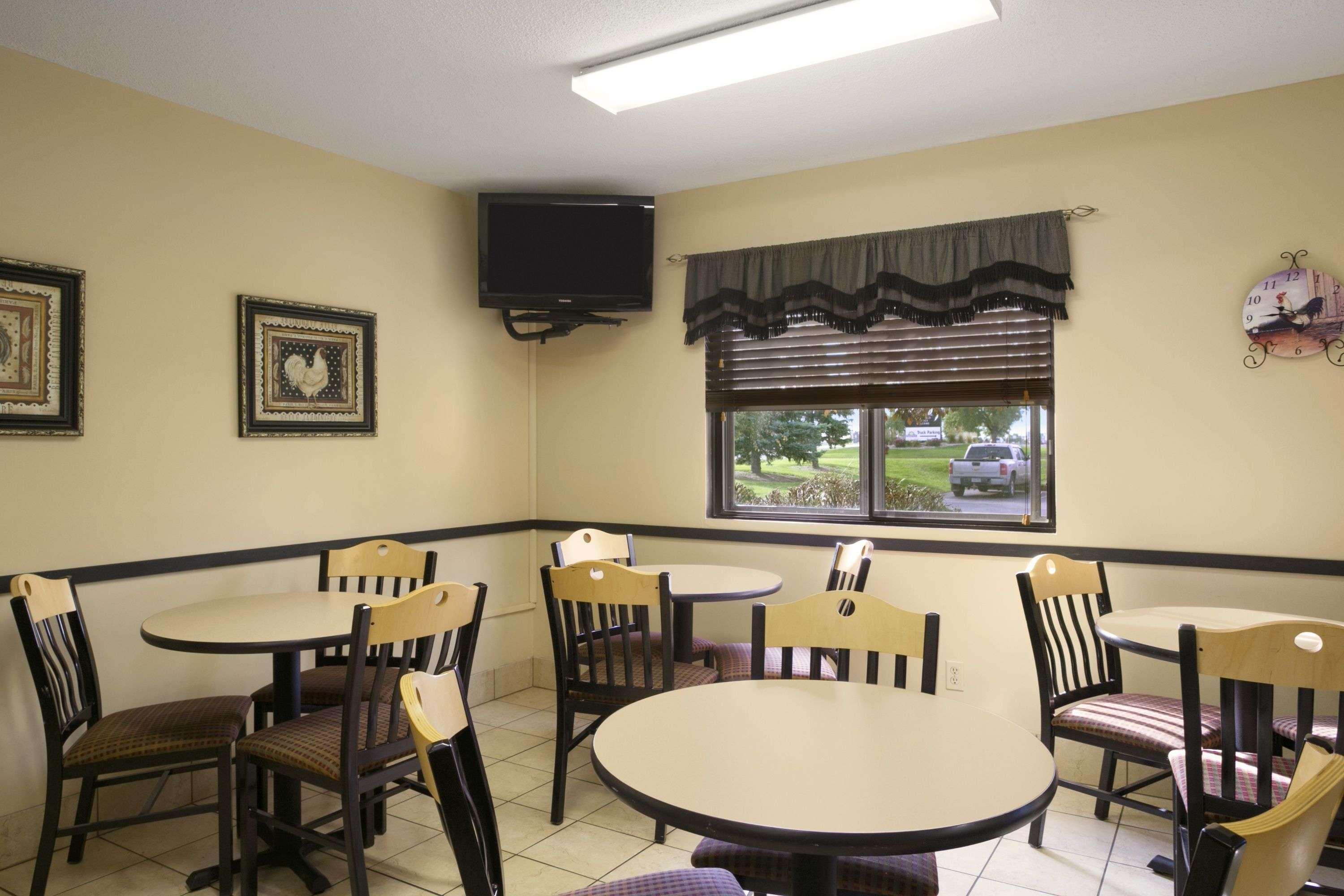 במוטל Super 8 By Wyndham Alexandria Mn מראה חיצוני תמונה