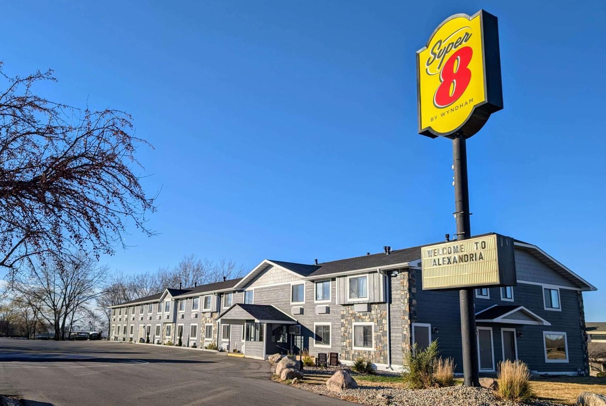 במוטל Super 8 By Wyndham Alexandria Mn מראה חיצוני תמונה